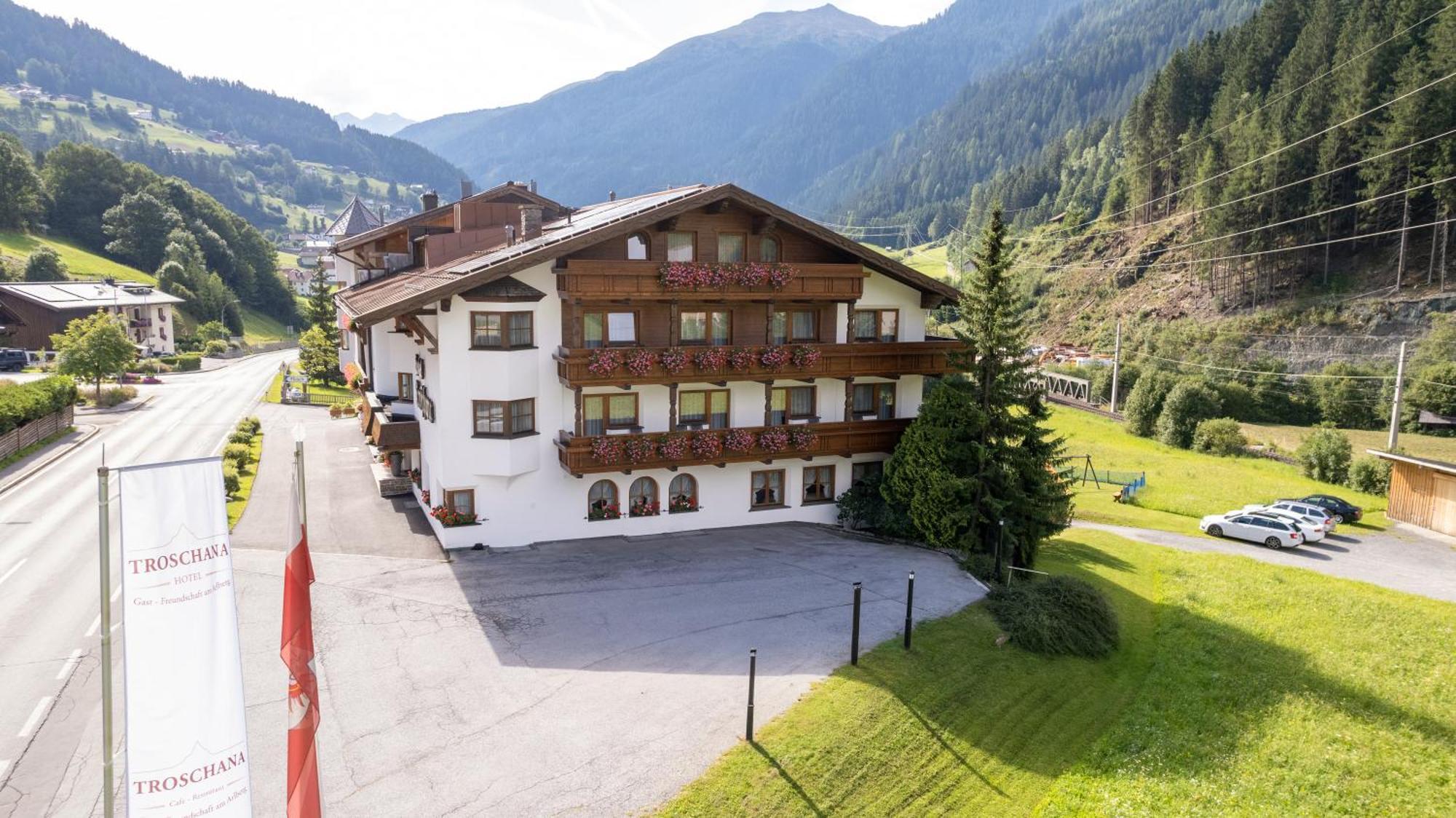 Hotel Troschana Flirsch Exterior foto